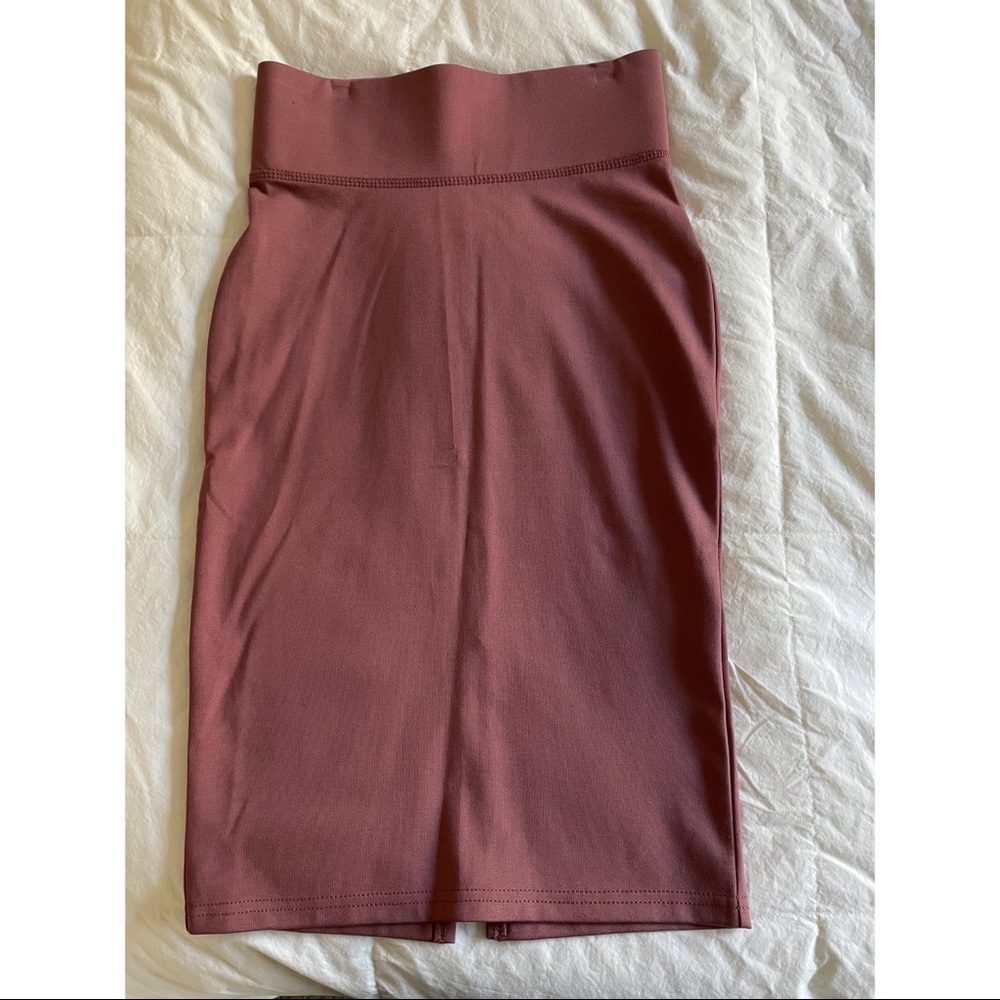 NEVER WORN blush color skirt